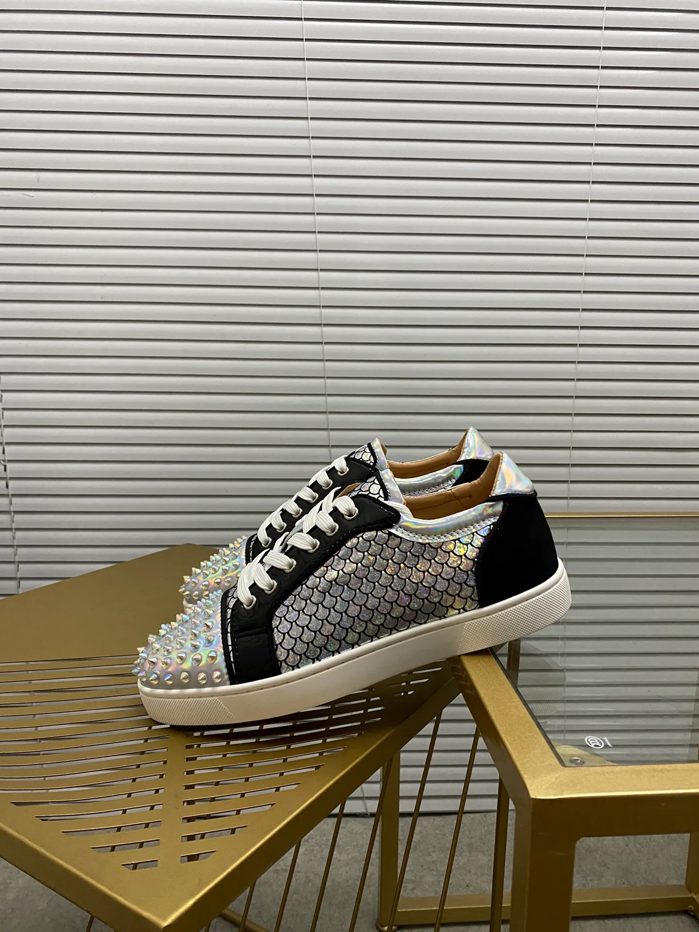 (Customized model) Ex-factory price is 540. christian louboutin (CL red sole shoes) counter series, casual sneakers for couples 📢 📢 📢 Exclusive hot style release 🎈🎈💪 Movable latex feet 👻 Finished outsole line [Proud] 😝Female 35-40# Male 38#-46, global supply😝 [Top version]: Original imported genuine leather upper, top original leather lining, original molded TPU outsole, original 1:1 detail processing, original shoe last,